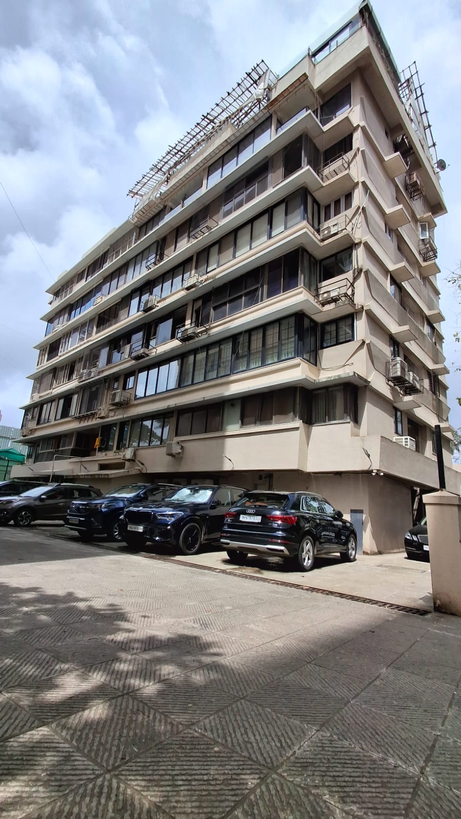 2BHK Flat for Sale in Andheri West